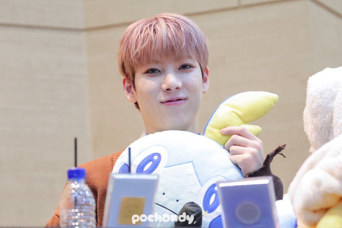 pochandy_'s tweet image. 251115 디마뮤

𝑺𝒐𝒃𝒃𝒍𝒆💧

#ARrC #아크 #ANDY #앤디