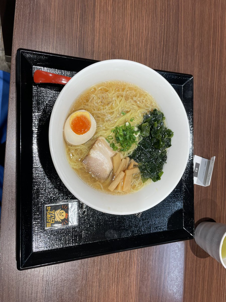 ぽっぼっぽっぽっ
今日は近場で、、、
貝出汁ラーメン

ごちそうさまでした。
#マハロダイニング小鶴新田

最近、食事代より高速料金のほうが高い😅😅
栃木のレジェンドさんを見習わなけば、、、、