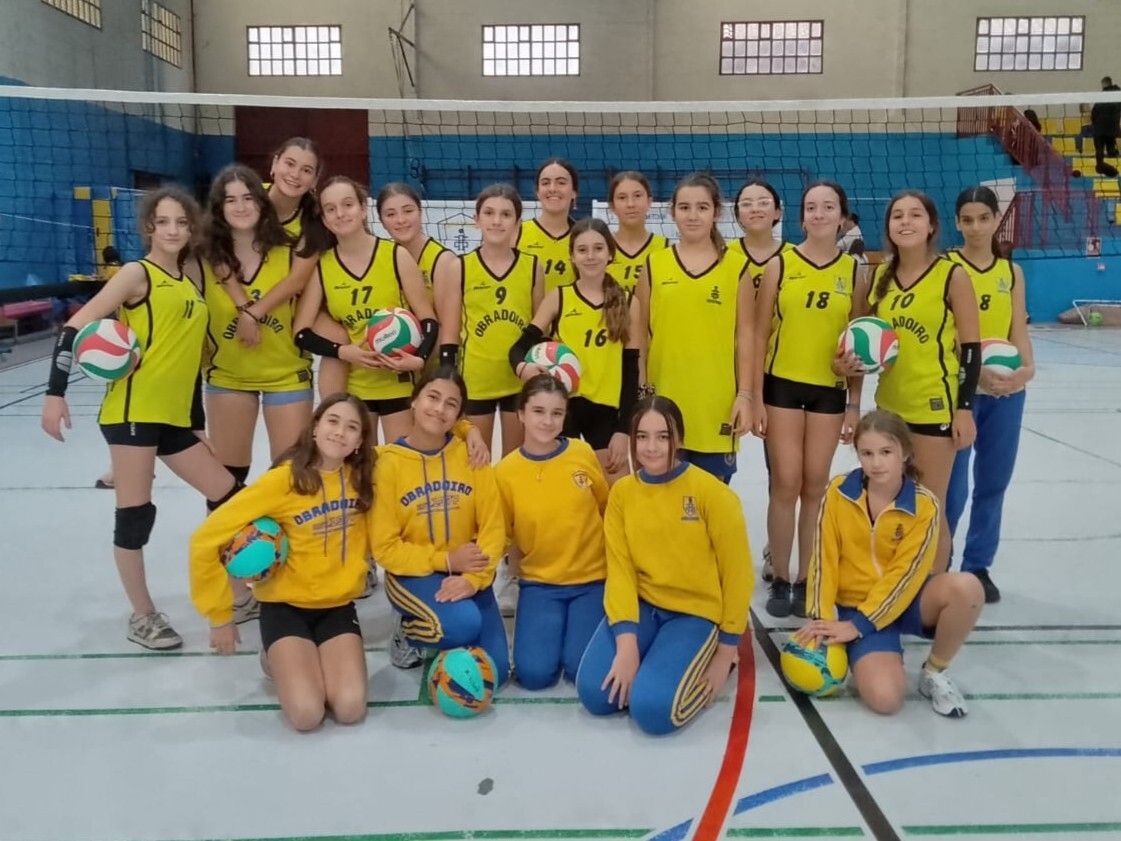 VoleiGalego's tweet image. 💛💙 O @colegioobradoiro tamén pasa a ser un dos novos membros do #voleigalego esta temporada 25-26 !
🥳 Benvidos e moitos éxitos nesta nova aventura co voleibol!