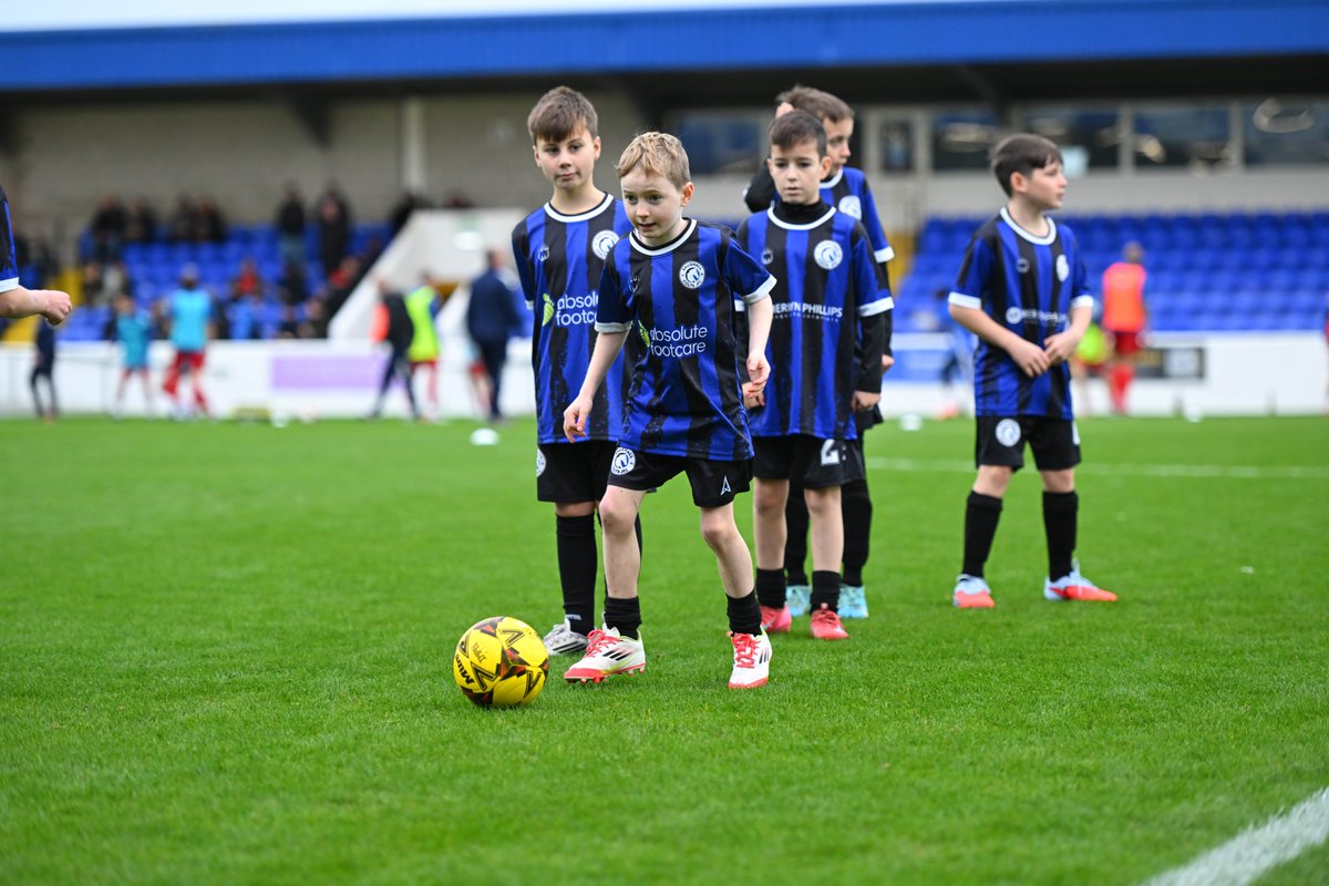 CFC_CommTrust's tweet image. Well done to Saughall Colts Stripes U12s who were our Chester FC Team of the Week for Saturday&apos;s game! 🦭

We loved meeting you all and hope you enjoyed your matchday experience at the Deva. 💙
