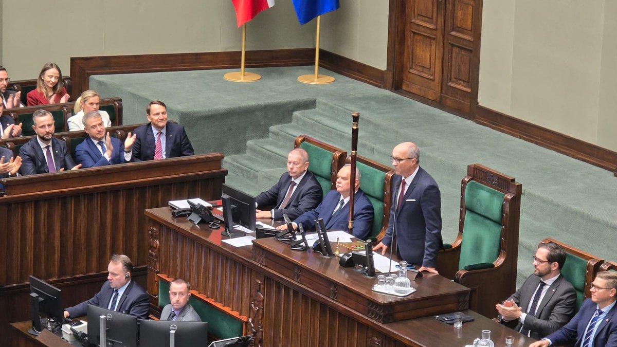 Dzień 45. posiedzenia Sejmu Rzeczypospolitej Polskiej rozpoczęłam od poprowadzenia klubu Polskiego Stronnictwa Ludowego. Zgodnie z umową koalicyjną PSL poparło kandydaturę Włodzimierza Czarzastego na funkcję Marszałka Sejmu. <a href="/nowePSL/">🍀 PSL</a>