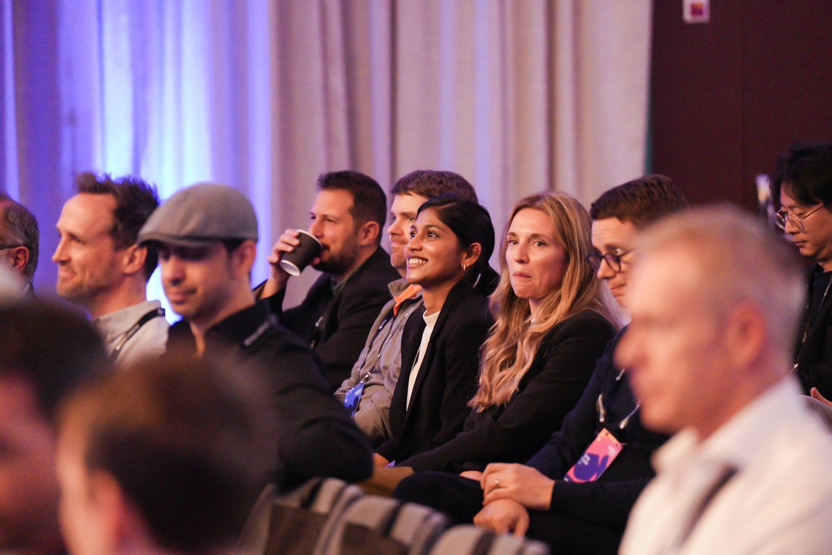 unity's tweet image. The Industry Summit @ #Unite2025 is in full swing! ⚙️✨
 
Partners like @MercedesBenz, @BMW, and @Philips showcase how real-time 3D powers digital twins, immersive training, and next-gen design.
 
#UnityIndustry #digitaltwin #BMW #Mercedes #Philips