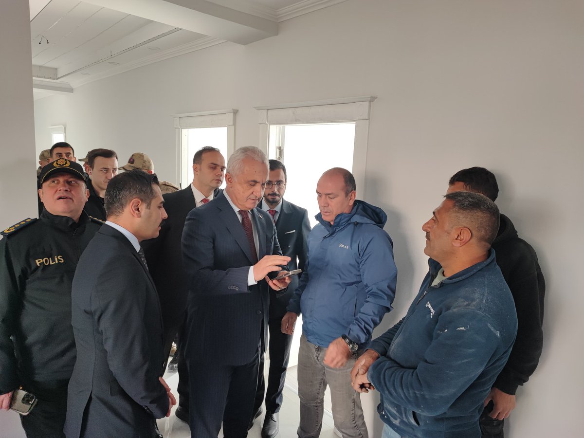 TCMusValiligi's tweet image. Valimiz Sayın @Valiavnicakir, inşaat çalışmaları tamamlanma aşamasında olan ve kısa süre içerisinde hizmete açılması planlanan Varto Müftülüğü Gençlik Merkezini ziyaret etti. 

Sayın Valimiz, yürütülen çalışmalar hakkında ilçe müftümüz Fatih Aslan&apos;dan bilgi aldı.#Muş

📍Varto