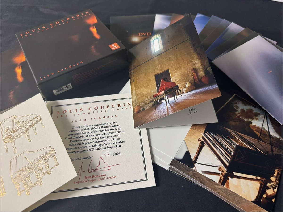 pfmazurka's tweet image. ジャン・ロンドーの「ルイ・クープラン作品全集」が届いた！何とジャンの直筆メッセージカードも💕人生初のクラファンでしたが、歴史的に価値あるプロジェクトに参加できて嬉しい☺️🎶
おめでとう、ジャン🙌🎊✨