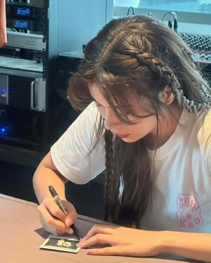 Thefullmoonnnn's tweet image. สมัยไหนนะ ทำไมฉันไม่ได้ไป
ฉันช้าไปอีกแลัว!!!!!!! 

#supassra_sp