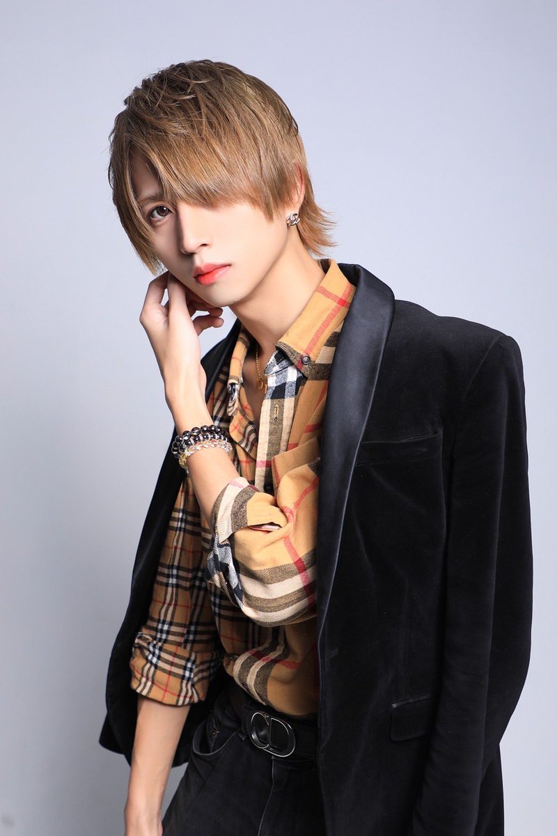 agroup_host's tweet photo. イベント告知ツイート！
11月23日‼️

【イヴ】
@i__vu
イヴバースデーイベントと
なっております‼️㊗️🎂
普段営業中飲むことの少ないイヴにこの日はたくさん飲ませてやってください☺️

#ATTRA 
#エーグループ #歌舞伎町ホスト https://t.co/iQ6kubwzjD