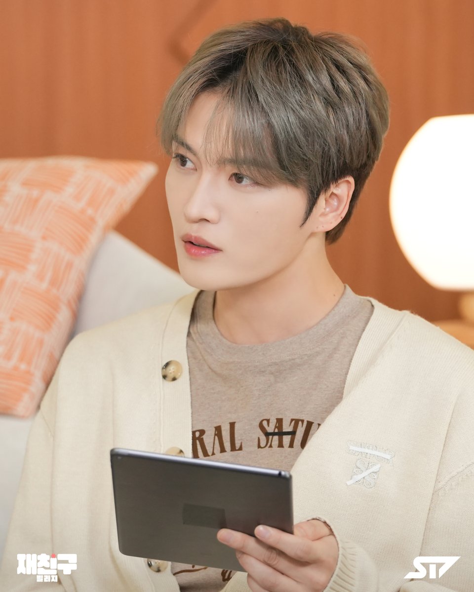 재친구 시즌5, 네번째 게스트는?! 🔎

놀라운 화려함과
압도적 스케일을 보여주는🌟
뮤지컬 ****의 주역 🕺💃

지금 바로 <재친구(Jaefriends) | ST7> 채널 커뮤니티를
확인하시고 재친구를 맞혀주세요🔥

#김재중 #재친구 #Jaefriends
#JAEJOONG #ジェジュン #金在中