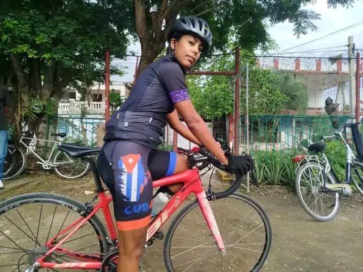 tiempo21cuba's tweet image. La ciclista puertopadrense Zaydamis Márquez Cordoví inició este 17 de noviembre su participación en los Juegos Sordolímpicos de Tokio, Japón, 2025, tras competir en el sprint de 200 metros del ciclismo, donde finalizó en el lugar 19
#tokio2025 @GretelTv 
👉tiempo21.cu/2025/11/17/zay…