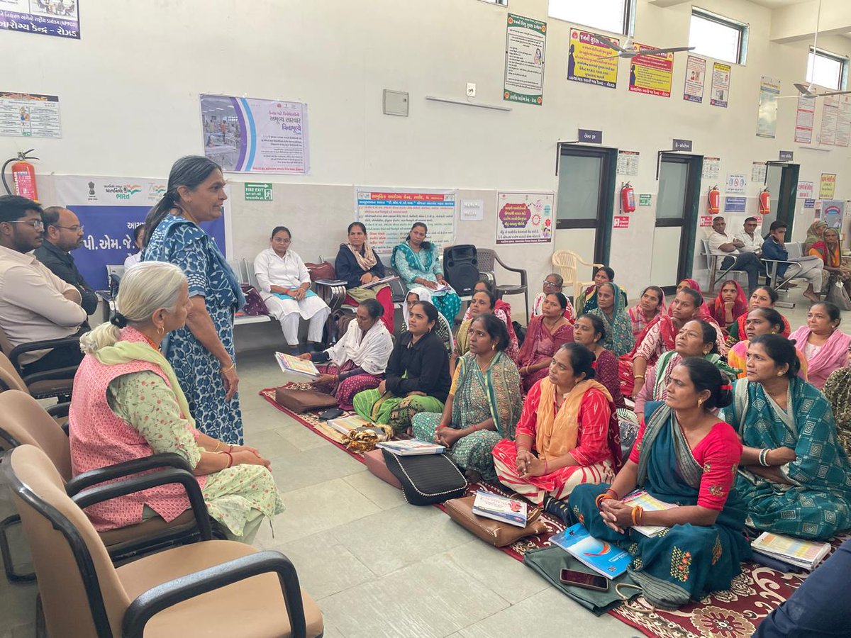 CdhoSabarkantha's tweet image. નાગરિક માટે ઉપયોગી અને સરળ એવી ધ્યાન અને યોગની પરિવર્તનશીલ પદ્ધતિનો અનુભવ કરાવવા અને તેના ફાયદા માટે હાર્ટ ફુલનેસ ઇન્સ્ટિટયૂટ દ્વારા #phc સ્ટાફ સાથે ત્રિ દિવસીય સત્રનો પ્રારંભ.
કુદરતી રીતે ખેતી,વ્યસનમુકત જીવન અને બાળકોના સર્વાંગી વિકાસ અંતર્ગત પ્રશિક્ષકો દ્વારા માર્ગદર્શન અપાયું.