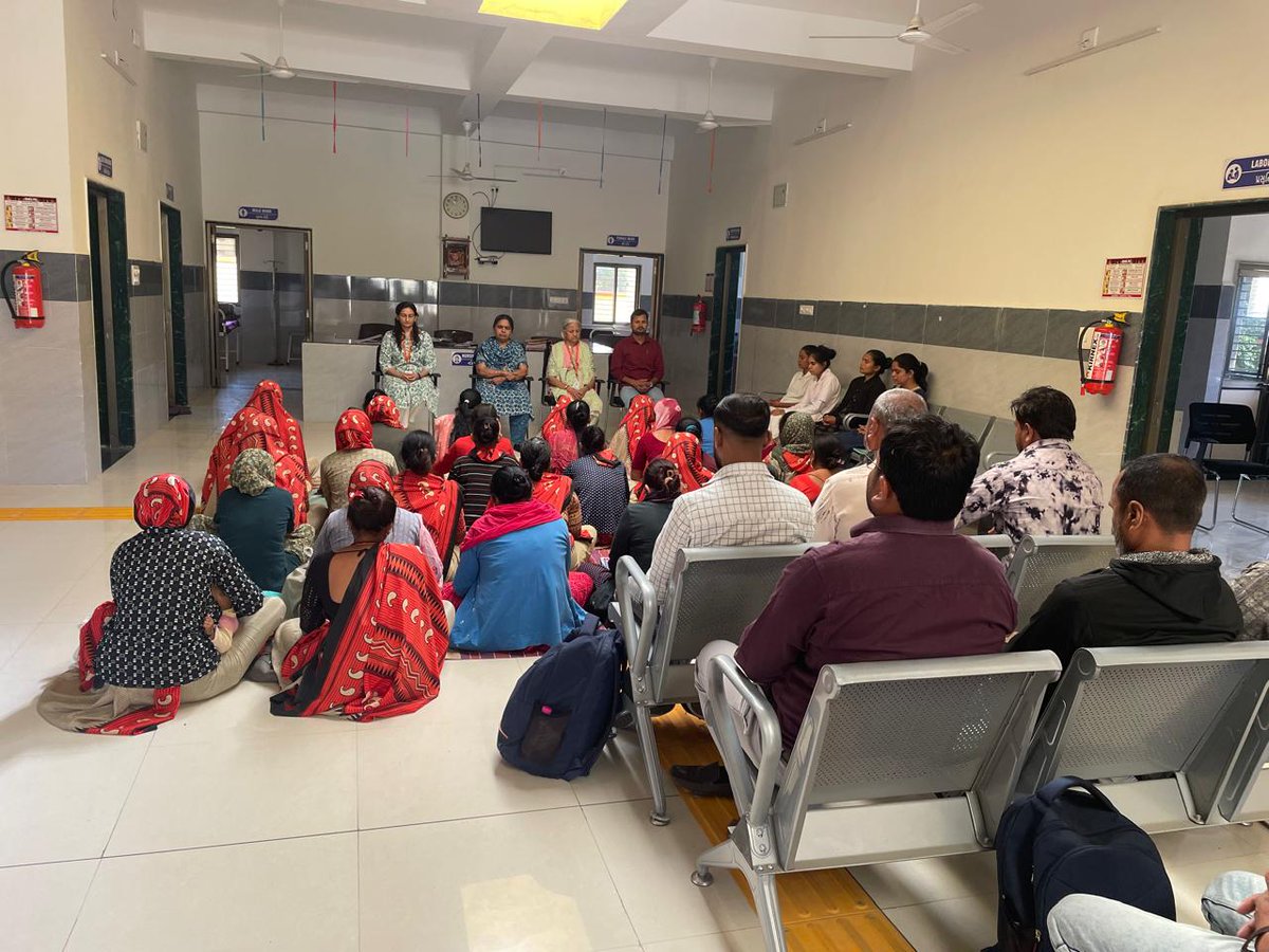 CdhoSabarkantha's tweet image. નાગરિક માટે ઉપયોગી અને સરળ એવી ધ્યાન અને યોગની પરિવર્તનશીલ પદ્ધતિનો અનુભવ કરાવવા અને તેના ફાયદા માટે હાર્ટ ફુલનેસ ઇન્સ્ટિટયૂટ દ્વારા #phc સ્ટાફ સાથે ત્રિ દિવસીય સત્રનો પ્રારંભ.
કુદરતી રીતે ખેતી,વ્યસનમુકત જીવન અને બાળકોના સર્વાંગી વિકાસ અંતર્ગત પ્રશિક્ષકો દ્વારા માર્ગદર્શન અપાયું.