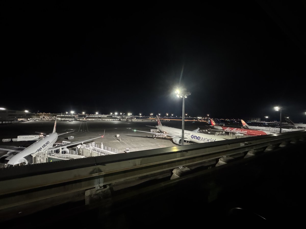 suke_swift's tweet image. 飛行機は一生見てられる