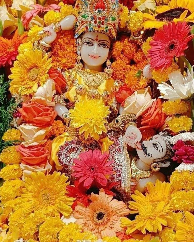 baglamukhipuja's tweet image. माँ बगलामुखी का हृदय बहुत कोमल है। माँ सदैव अपने भक्तों को सुख, समृद्धि एवं वैभव प्रदान करती हैं।