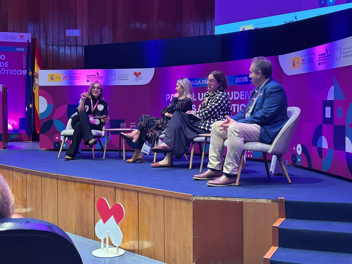 PRANgob's tweet photo. @crismu272, coordinadora del PRAN en Sanidad Animal, modera la mesa redonda durante la Jornada por el Uso Prudente del Antibiótico: "Responsabilidad social y acción ciudadana en la era digital"

🔵LIVE: https://t.co/PLKTDOhlff

#EAAD https://t.co/vqZgtlJqjh