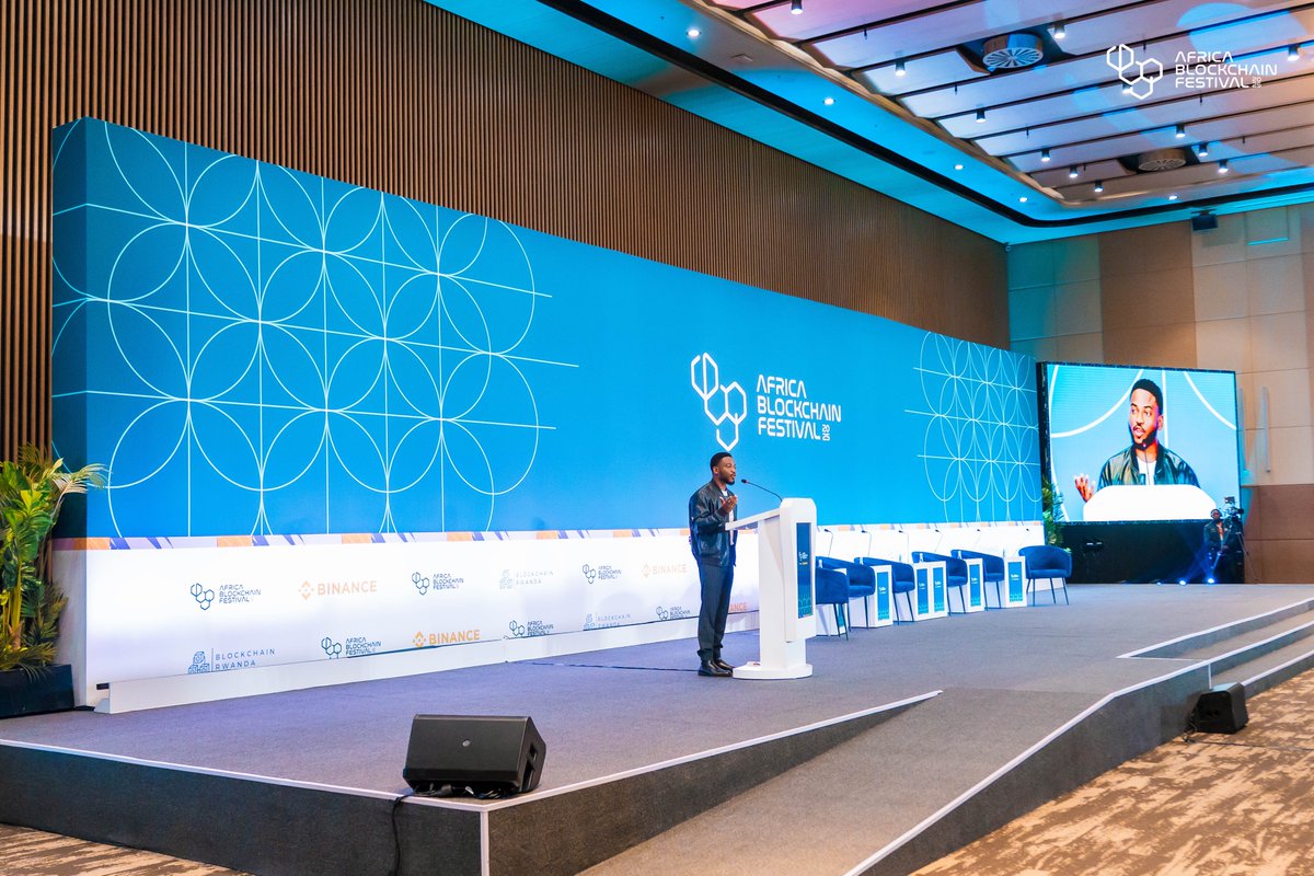 designer wey sabi tweet media