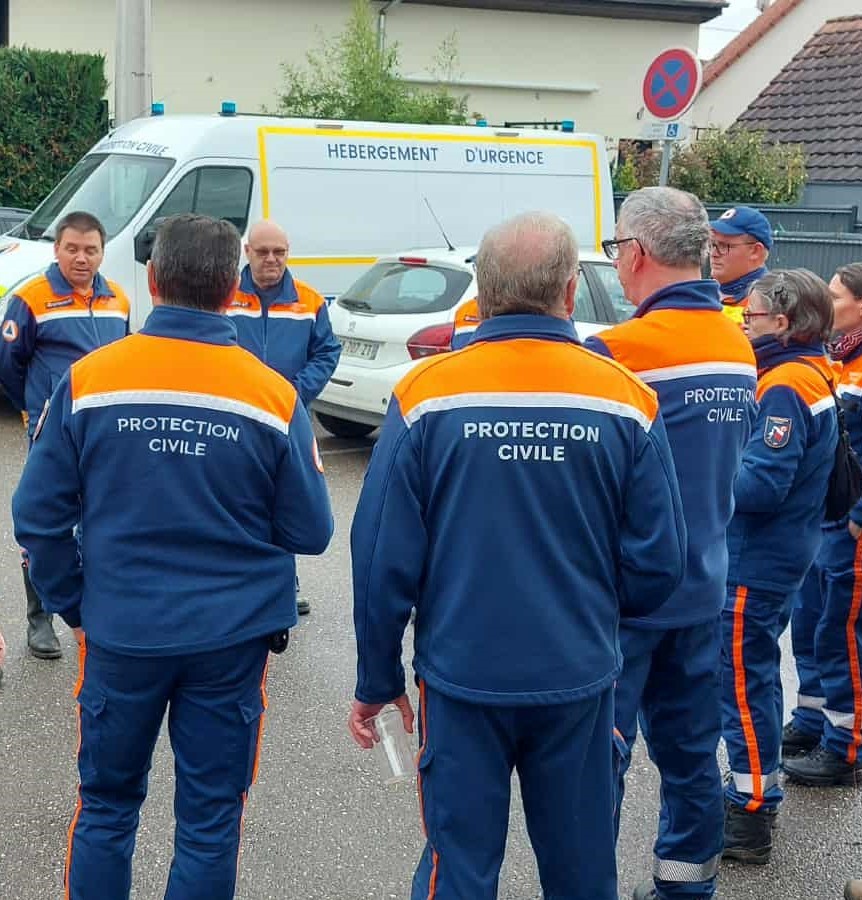 adpc67's tweet photo. 𝟵𝟰 bénévoles de 𝗣𝗿𝗼𝘁𝗲𝗰𝘁𝗶𝗼𝗻 𝗖𝗶𝘃𝗶𝗹𝗲 mobilisés en 𝗔𝗹𝘀𝗮𝗰𝗲 ce WE:
🔶Exercice PCS #Furdenheim
🔷Schnutzer Ranna #HorbourgWihr
🔶Formation Pansements #Colmar
🔷Formation BNSSA #Strasbourg
🔶Vérification Matériels #Vendenheim
🔷Formation PSC #Mutzig #Strasbourg https://t.co/mNQfJQGhWg