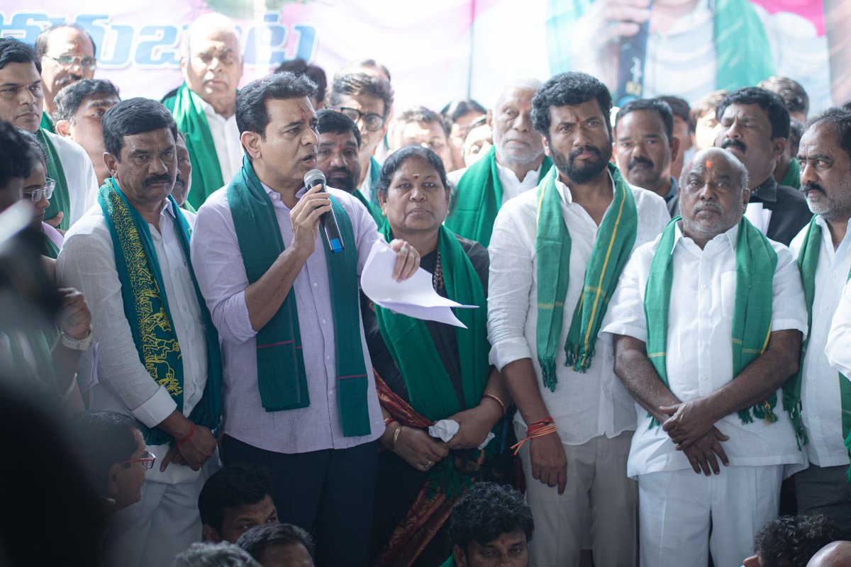 KTR_News's tweet image. రైతన్నకు అండగా రామన్న 
 
ఆదిలాబాద్ మార్కెట్ యార్డులో, 
నిర్మల్ జిల్లా బైంసా మార్కెట్ యార్డులో 
పత్తి రైతులను కలిసి వారి సమస్యలు తెలుసుకున్న బీఆర్ఎస్ వర్కింగ్ ప్రెసిడెంట్ కేటీఆర్.

@KTRBRS