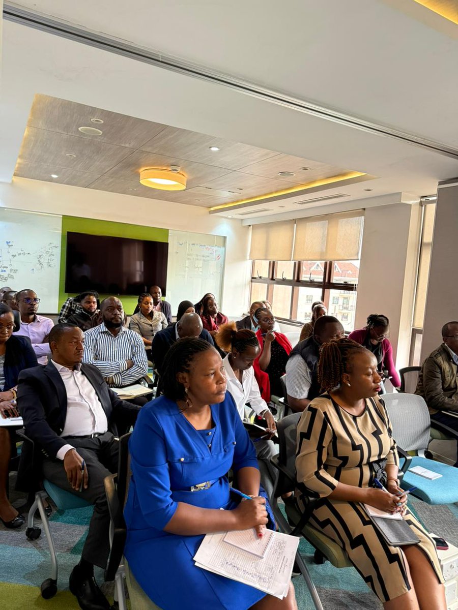 sakileproperty's tweet image. We were xcited to host @stimasacco team, for this week’s Knowledge Sharing Session! 

Our team gained practical insights to make smarter financial and investment decisions, and better support our members. 

#KPPF #KnowledgeSharing #MemberEducation #FinancialWellness #Investment