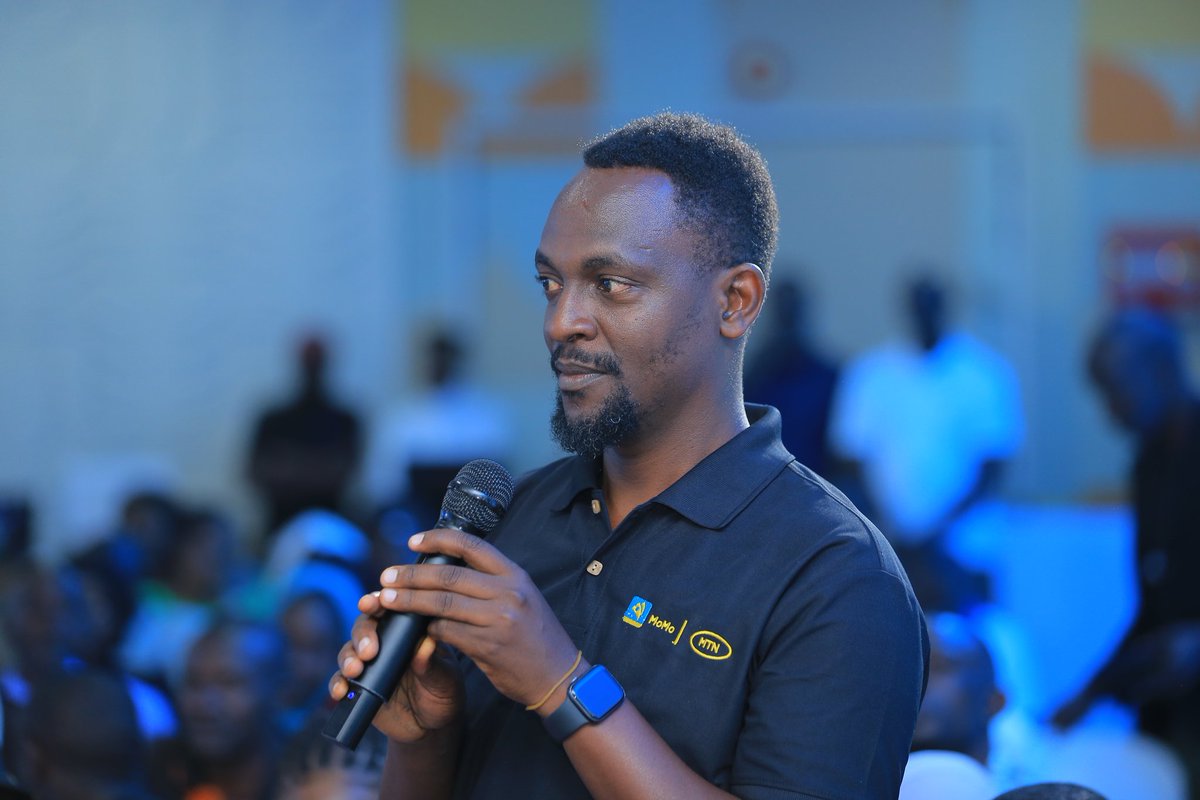 cbsfm_ug's tweet image. Abaweereza ba @mtnug nga baddamu ebibuuzo by&apos;Entanda.
#Entanda2025
#TukulaFfena
#CBSFMUpdates