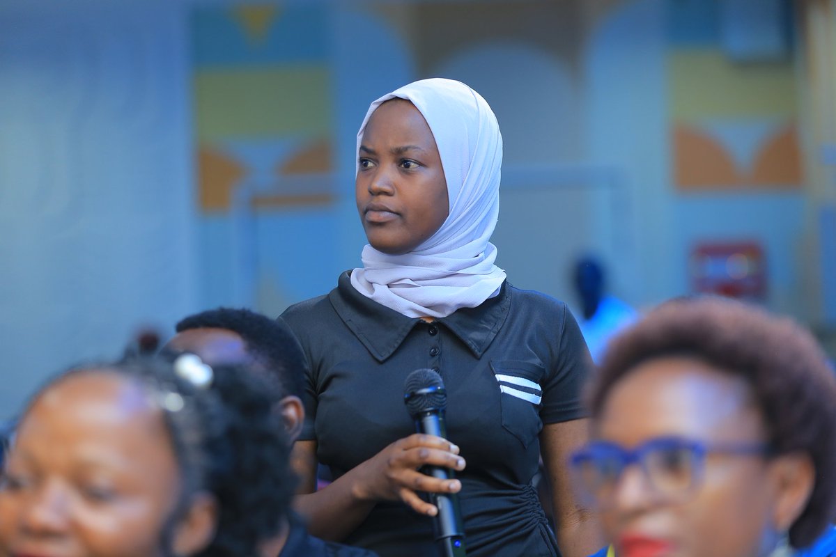 cbsfm_ug's tweet image. Abaweereza ba @mtnug nga baddamu ebibuuzo by&apos;Entanda.
#Entanda2025
#TukulaFfena
#CBSFMUpdates