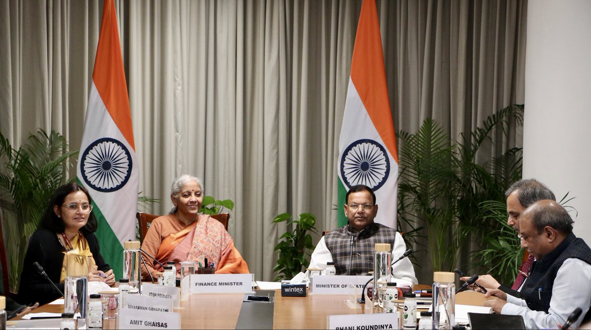 FinMinIndia's tweet image. Union Minister for Finance &amp;amp; Corporate Affairs Smt. @nsitharaman chairs the sixth Pre-Budget Consultation with experts and leaders from the manufacturing sector in connection with the forthcoming Union Budget 2026-27, in New Delhi, today. 

The meeting was also attended by Union…