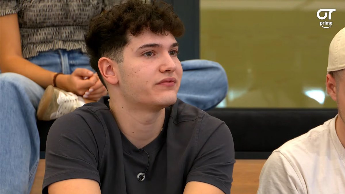 StoWilliams's tweet photo. Crespo: “estoy contento con la actuación, no es lo mejor que puedo hacer, pero no me voy a machacar. A veces puedo fallar”.

LA POCA AUTOCRÍTICA DE ESTE CHICO???
 #OTDirecto18N https://t.co/2ullwlm36v