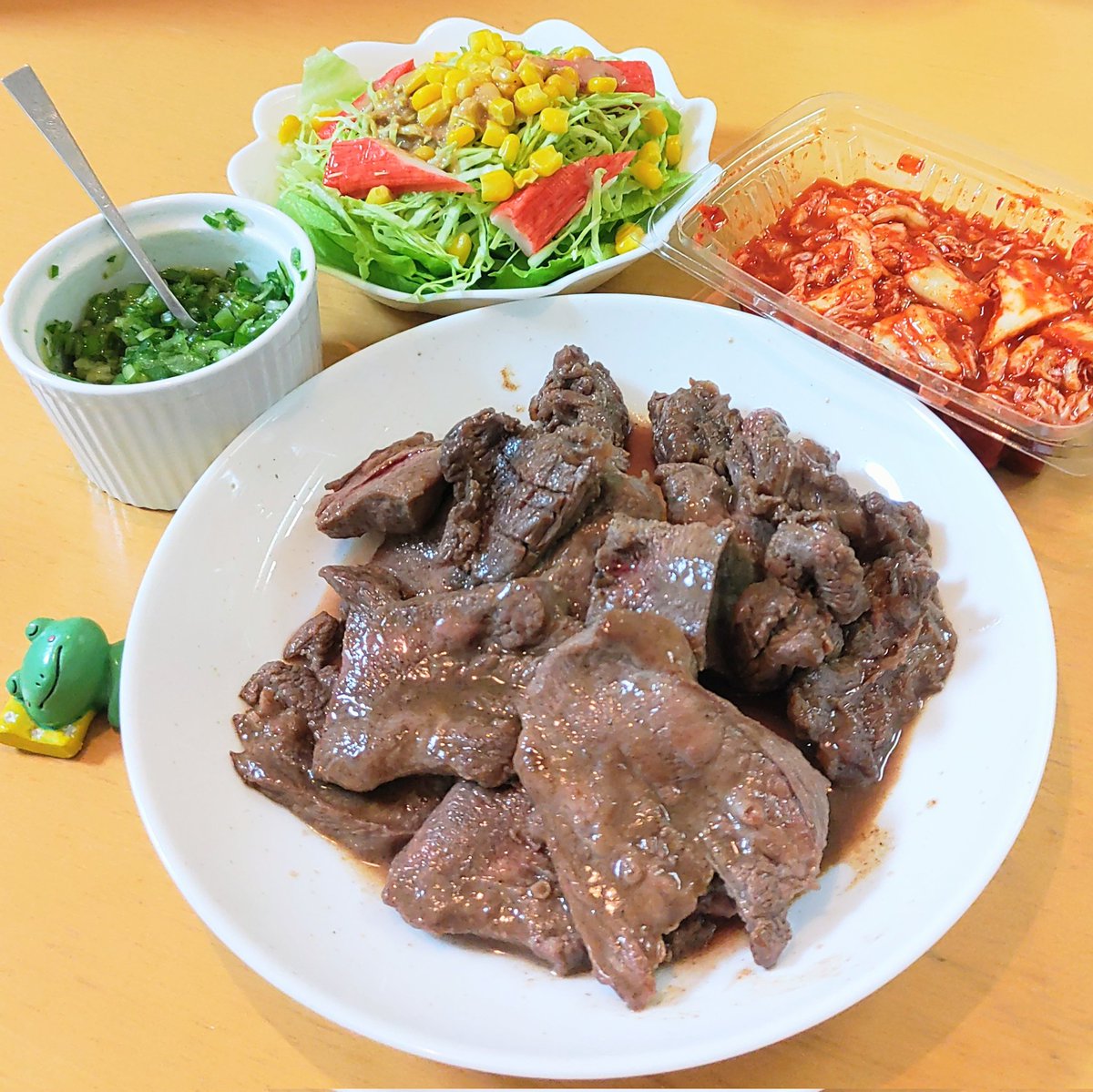 sawakokushi84's tweet image. 【今日の晩ご飯👅1,871】
🥢牛タン&amp;amp;かしら🐄👅塩焼き🥩
🥢コーンサラダ🥗🥬🌽🦀
明日の朝は冷え込み☃️
　　　　　厳しいそうですよ🥶😱
#料理好きな人と繋がりたい
#焼肉　#牛タン　#ブルバ100