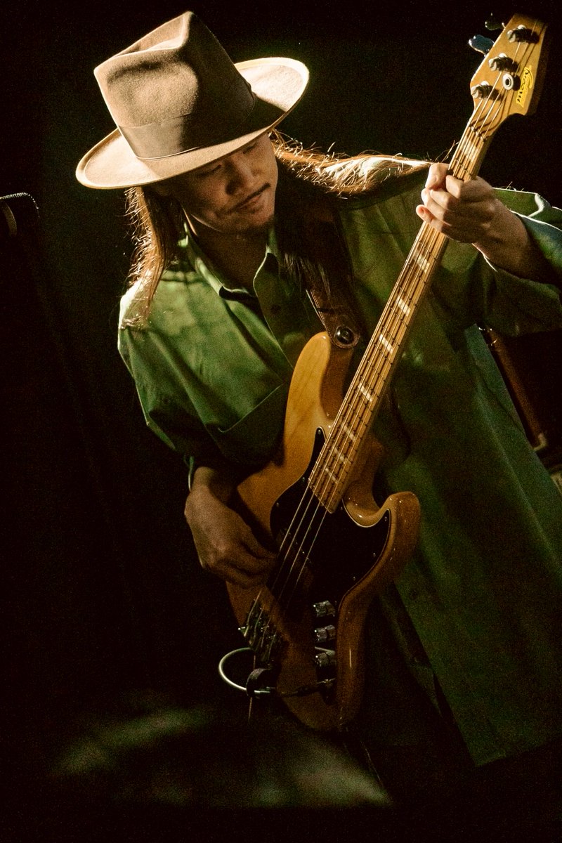 Albatross_0621's tweet photo. 先日のライブのお写真撮っていただきました！
最高の瞬間！ありがとうございます！！

photo by _.qhinp._

#アルバトロス #片手瓶ビール横ノリバンド https://t.co/CEJqJPrK8i