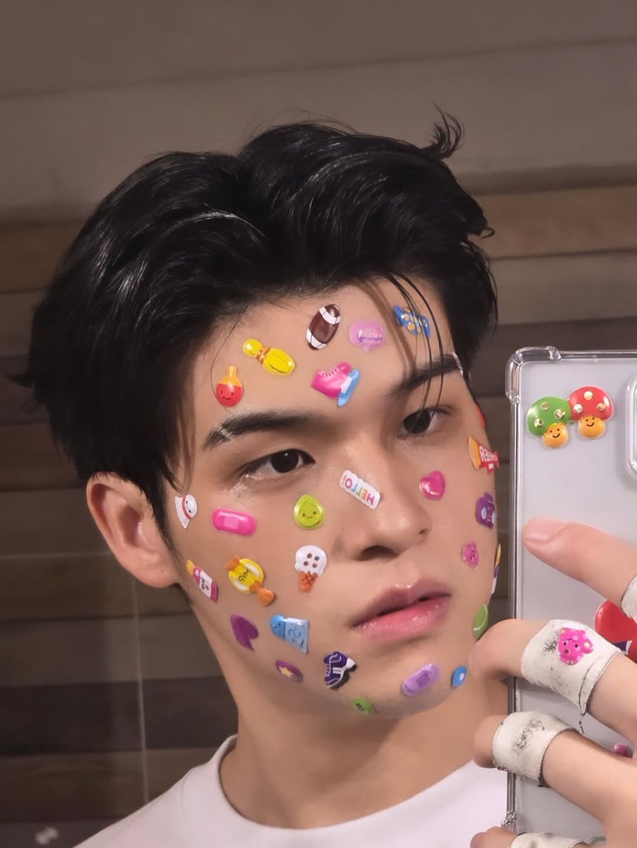 Vonnerrs's tweet image. like im kinda obsessed. #followed #liked #subscribed

#skywongravee