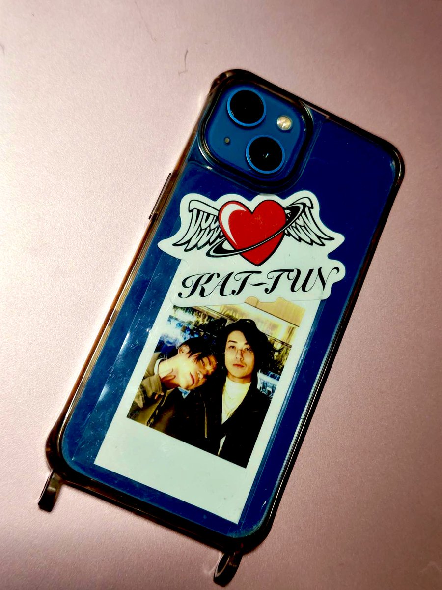 妹氏が令和の仁亀をチェキ風印刷してくれたので、オタクはにっこりです。
解散？知りませんね。