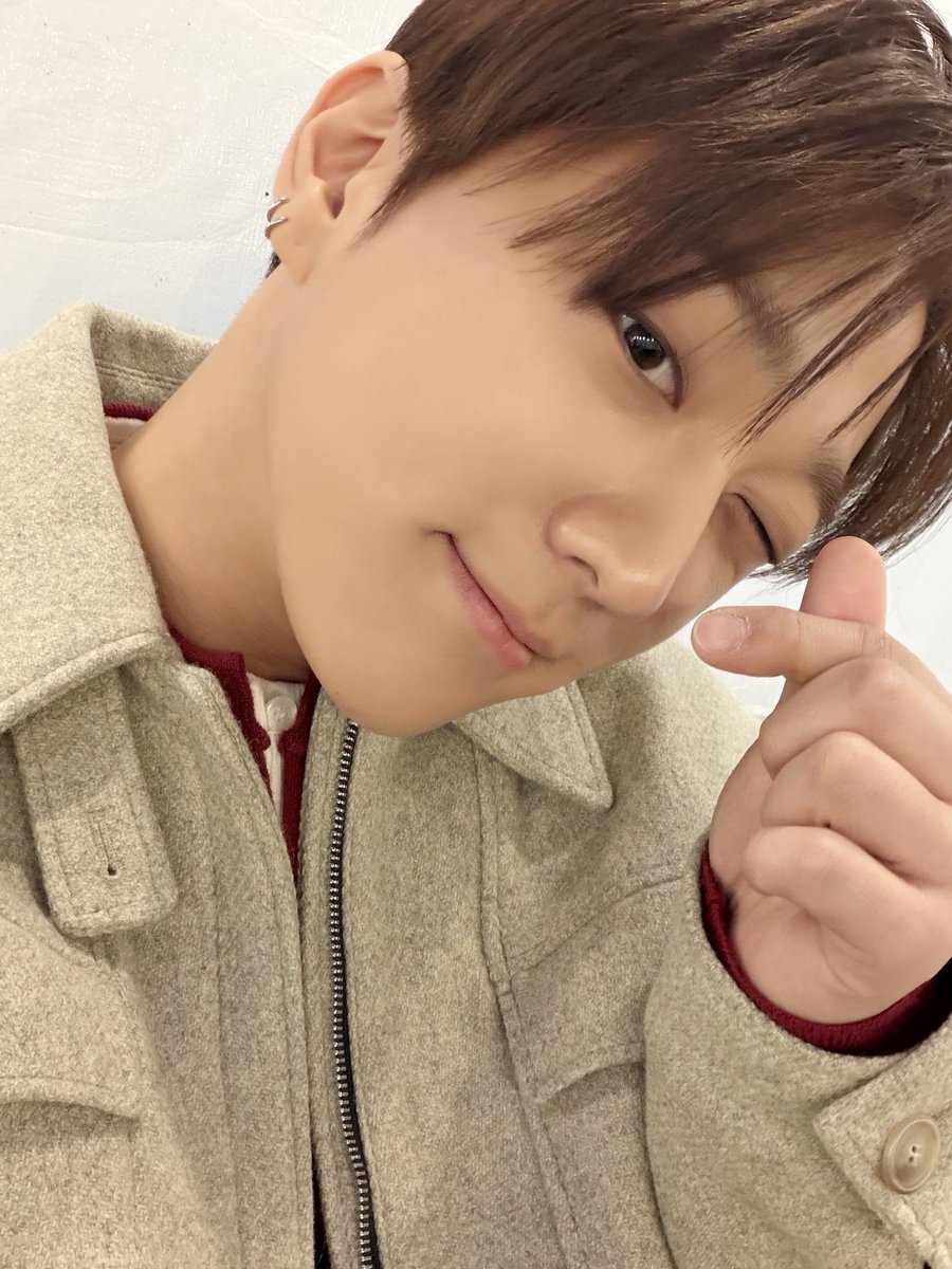 [📸] 251118 2025 건양대학교 한솔대동제

건양대와 함께, 주찬이의 Rise &amp; Shine 🌅
함께 즐겨주신 건양대 학생 여러분 감사합니다🖤

#GoldenChild #골든차일드 #GNCD
#홍주찬 #HONGJOOCHAN 
#Rise_and_Shine