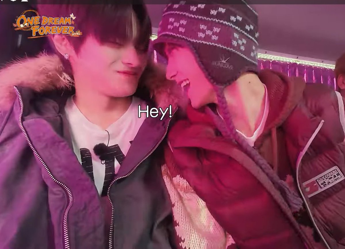 awonsgasm's tweet image. leoz and xinaris: 🤬😡🤬
Meanwhile leo and anxin: