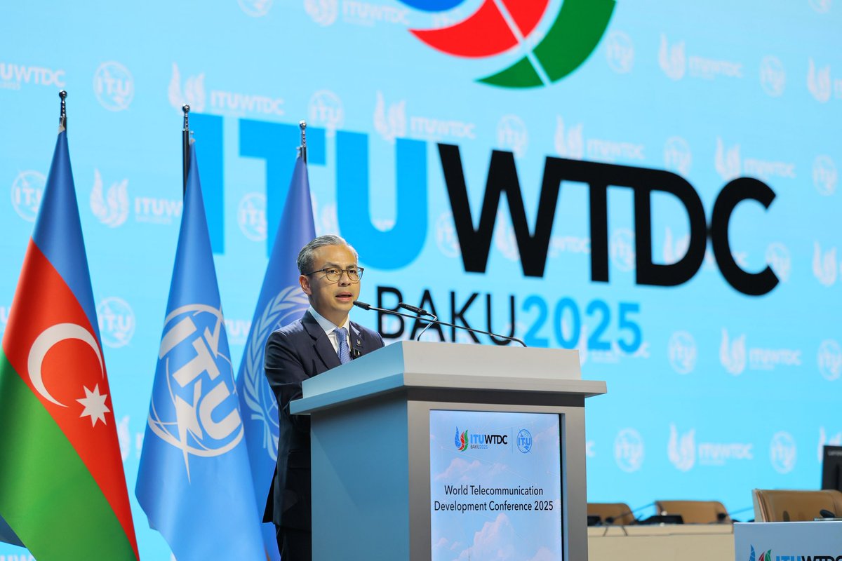 fahmi_fadzil's tweet photo. Saya baru selesai menyampaikan Kenyataan Negara pada Segmen Peringkat Tinggi Persidangan Pembangunan Telekomunikasi Dunia 2025 (WTDC-25) di Baku, Azerbaijan.

Bagi pihak Malaysia, saya menegaskan komitmen penuh untuk terus memajukan mandat global Kesatuan Telekomunikasi Antarabangsa (ITU), seiring usaha negara untuk mempertahankan kerusi Majlis ITU bagi penggal 2027–2030.

Insya-Allah, Malaysia akan terus memperkukuh akses ketersambungan sejagat dan mampu milik melalui pelbagai kerjasama strategik. 

Antara fokus utama termasuklah meningkatkan kepercayaan digital dan ketahanan keselamatan siber, memajukan pembangunan kemahiran digital untuk semua, serta memperluas kerjasama serantau dan pelbagai pihak berkepentingan ke arah ekonomi digital yang benar-benar inklusif.

Visi Malaysia tetap jelas, iaitu membina masa depan digital yang berhubung, inklusif dan selamat untuk semua, pada setiap masa dan di mana jua.  #MalaysiaMADANI #MADANIBekerja
#WTDC2025