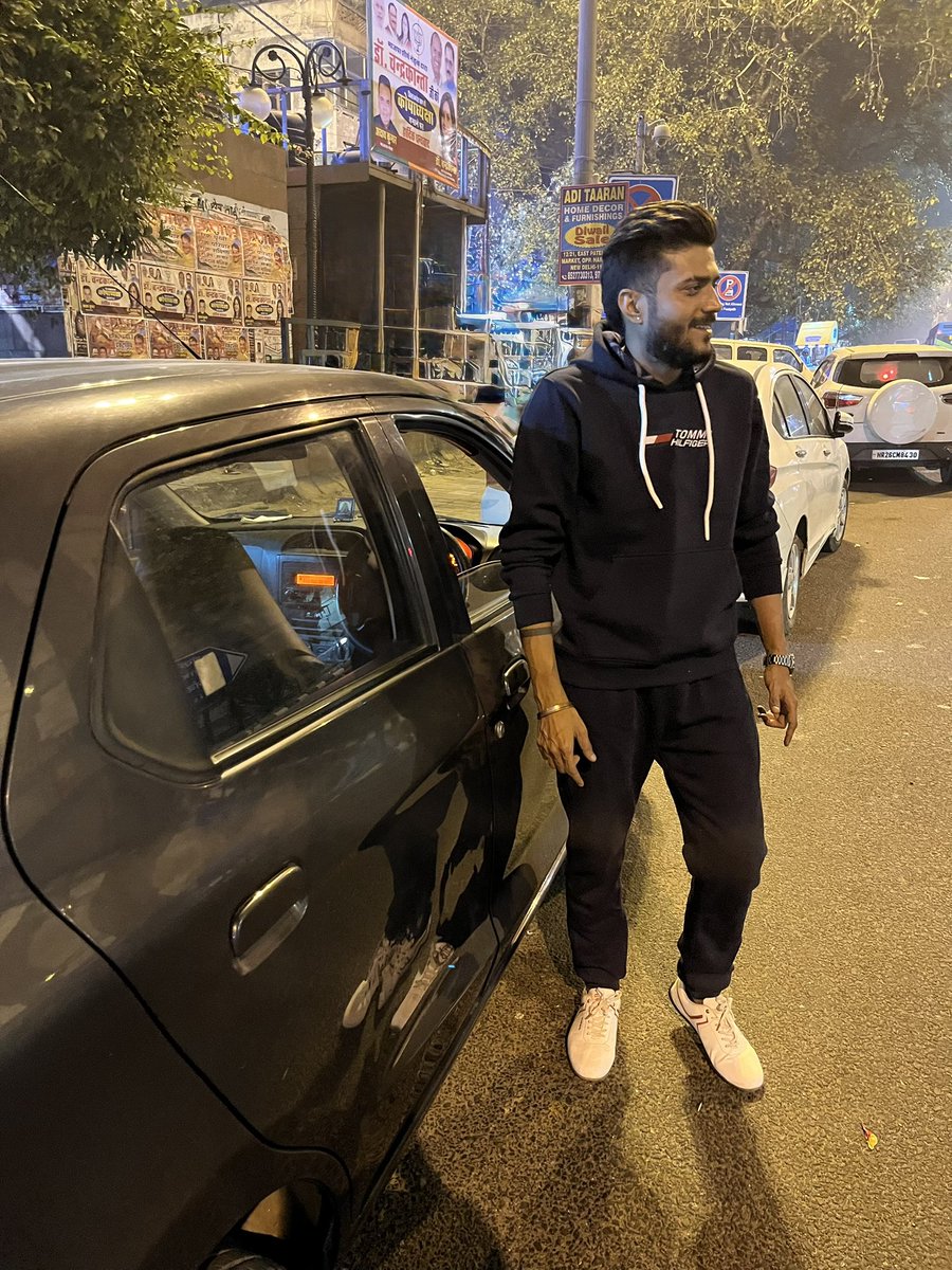djdevildelhi's tweet photo. Travel itna karo ki log 
Kese ho se pahle kaha ho pooche 😀

#djdevildelhi #dj #internationaldj #djing #djlife #musiclife #internationaltour #europe #italy🇮🇹 #russia🇷🇺#dubai #uae🇦🇪 #chinabeijing🇨🇳 #thailand🇹🇭 #delhi #dj #musicproducer #PositiveVibes #hardwork https://t.co/6FWrjPDmEg