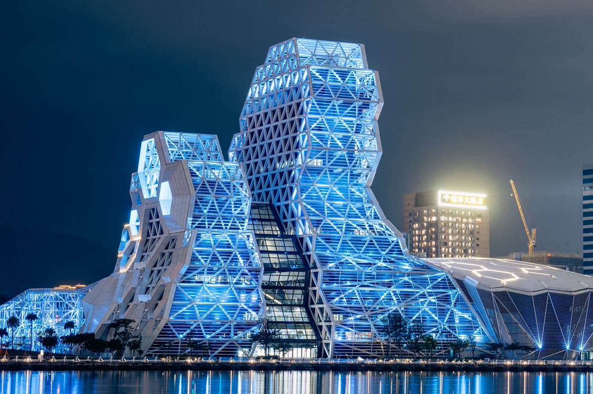twicelit's tweet photo. Taiwan lighting up in blue for Tzuyu!!! it's so beautiful and mesmerizing 🥹🥹

#TWICE_THISISFOR_WORLD_TOUR #TZUYU #쯔위 #ツウィ #子瑜 #TWICE #트와이스 @JYPETWICE https://t.co/dogPEDN1dE