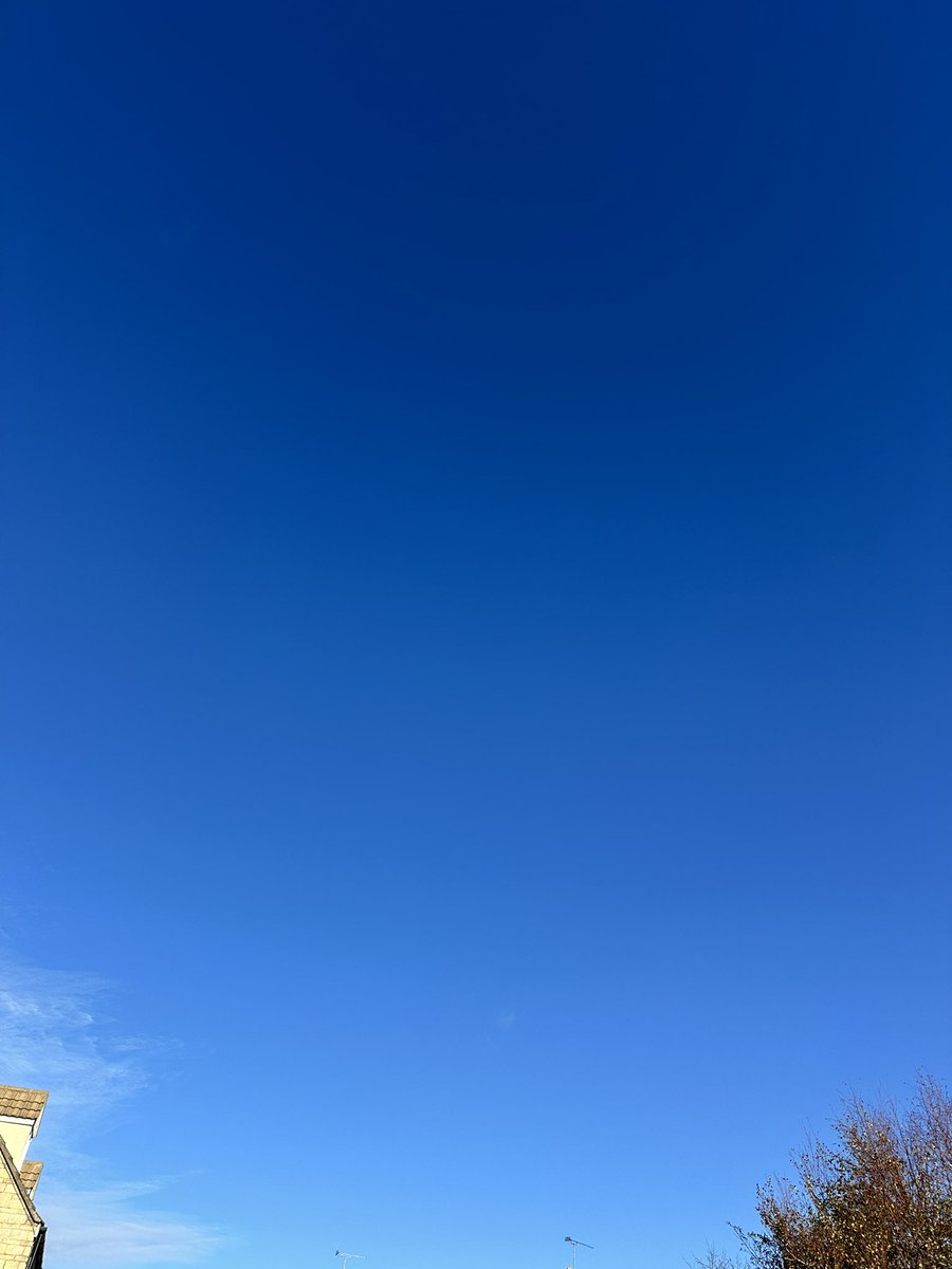 davidpitcher145's tweet image. 2 days running for beautiful skies