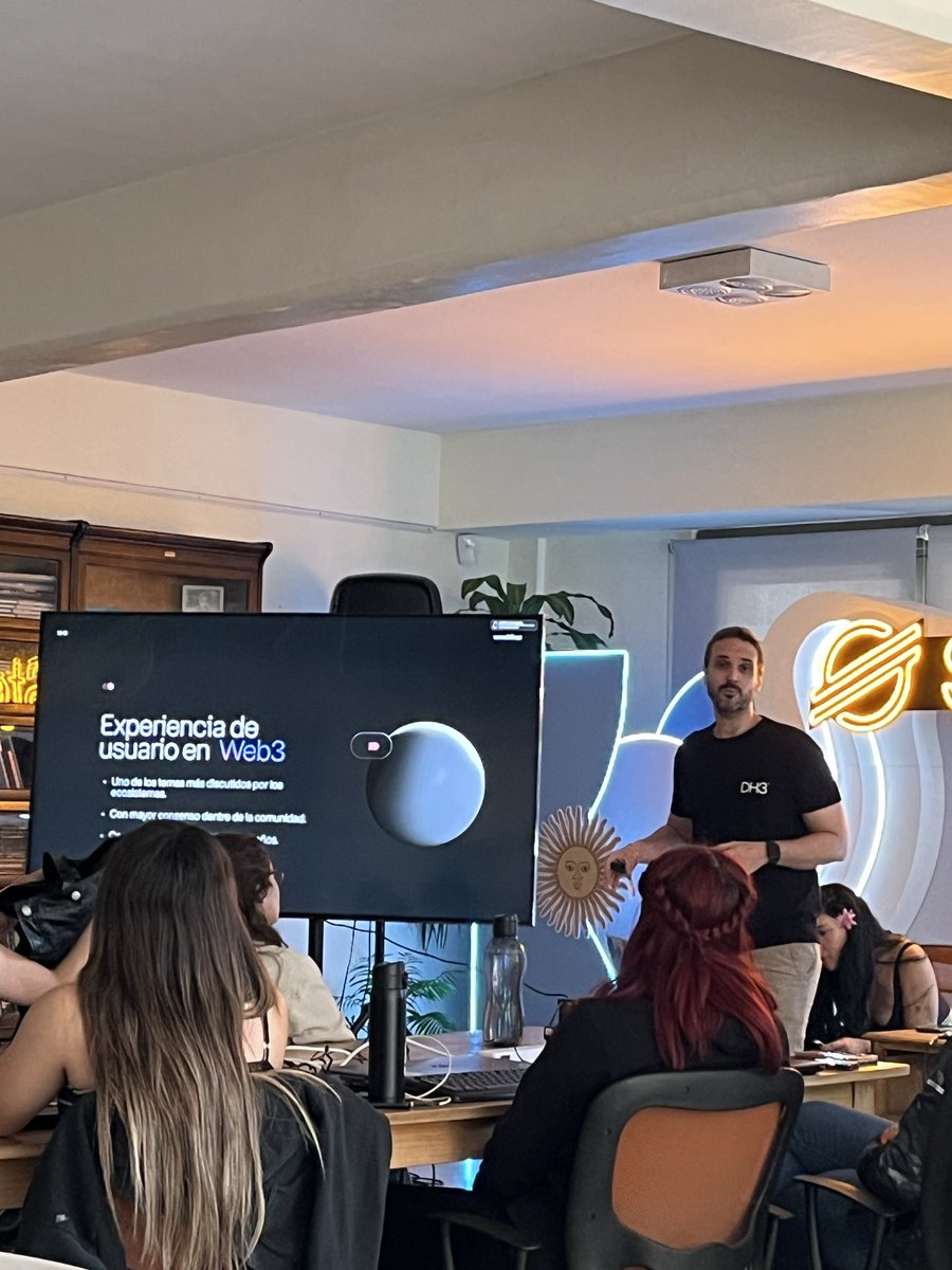 alienexplorerok's tweet image. Primer workshop del día dos en la #stellarweek @TheBAFNetwork @StarMaker_LATAM @BuildOnStellar