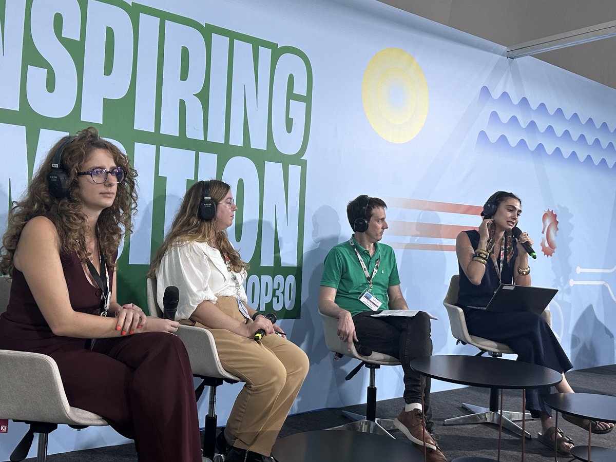 compromisoclima's tweet image. Desde #AmbiciónCOP ayer participamos en el evento “Decoding Climate Action: Understanding and Communicating in the Era of Misinformation” en la #COP30. Combatir la #desinformación y la #infodemia climática es también defender la ambición: una ciudadanía informada es capaz de…