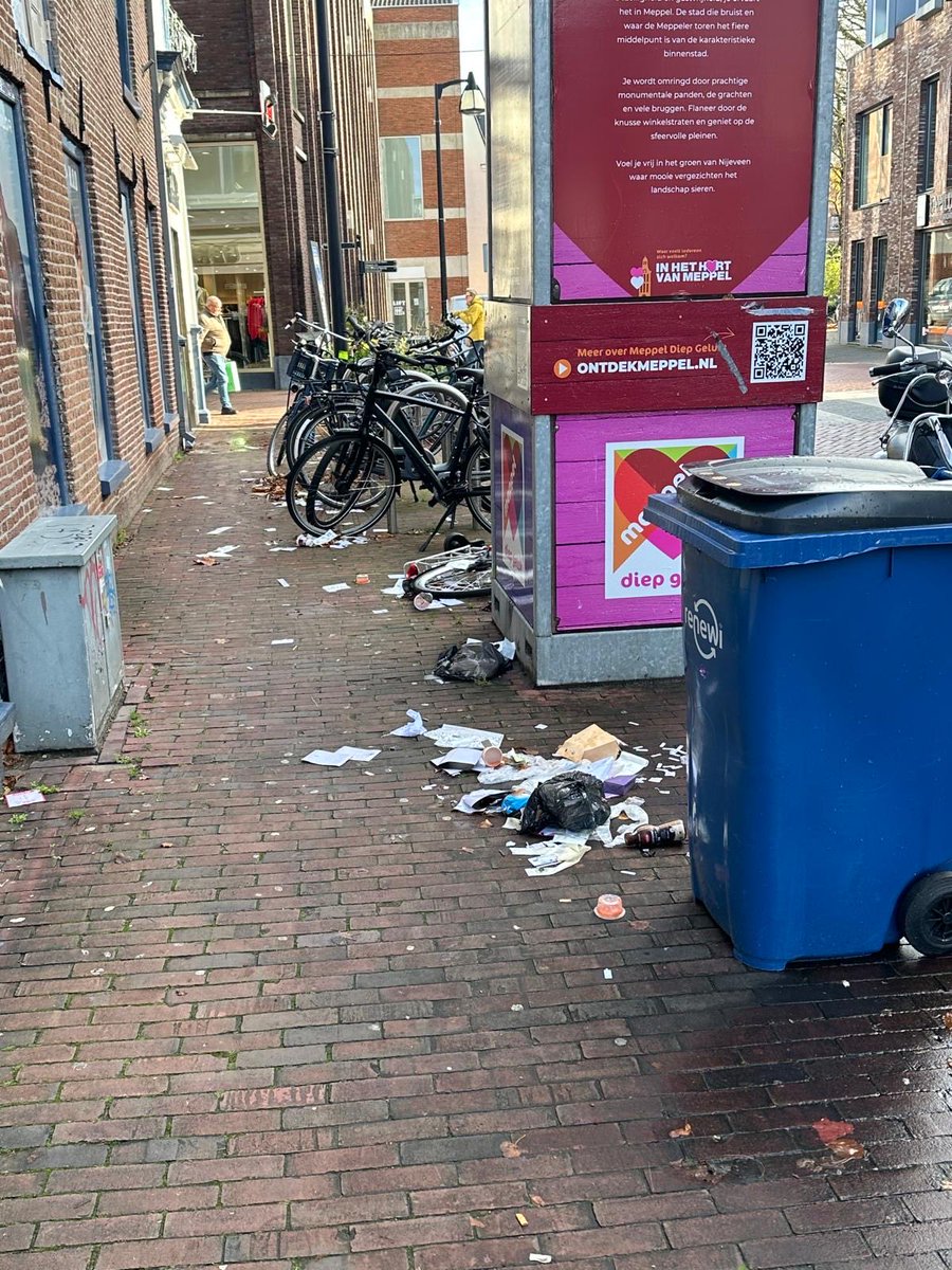 geransmeppel's tweet photo. @GemeenteMeppel 
Dikke bende aan de zijkant bij ons pand 🫣 https://t.co/BWVSUwAal0