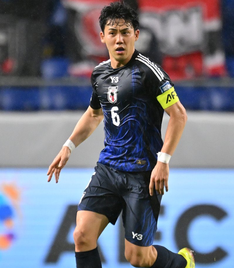 kotkop33's tweet photo. この時期に遠藤が微妙って言われてるの見ると前回大会の吉田麻也を思い出す。何だかんだ言われながら前キャプテンはW杯でいいパフォーマンス見せてくれたんだ。俺たちのキャプテン遠藤だってやってくれるさ。 https://t.co/RLkoXPveE4