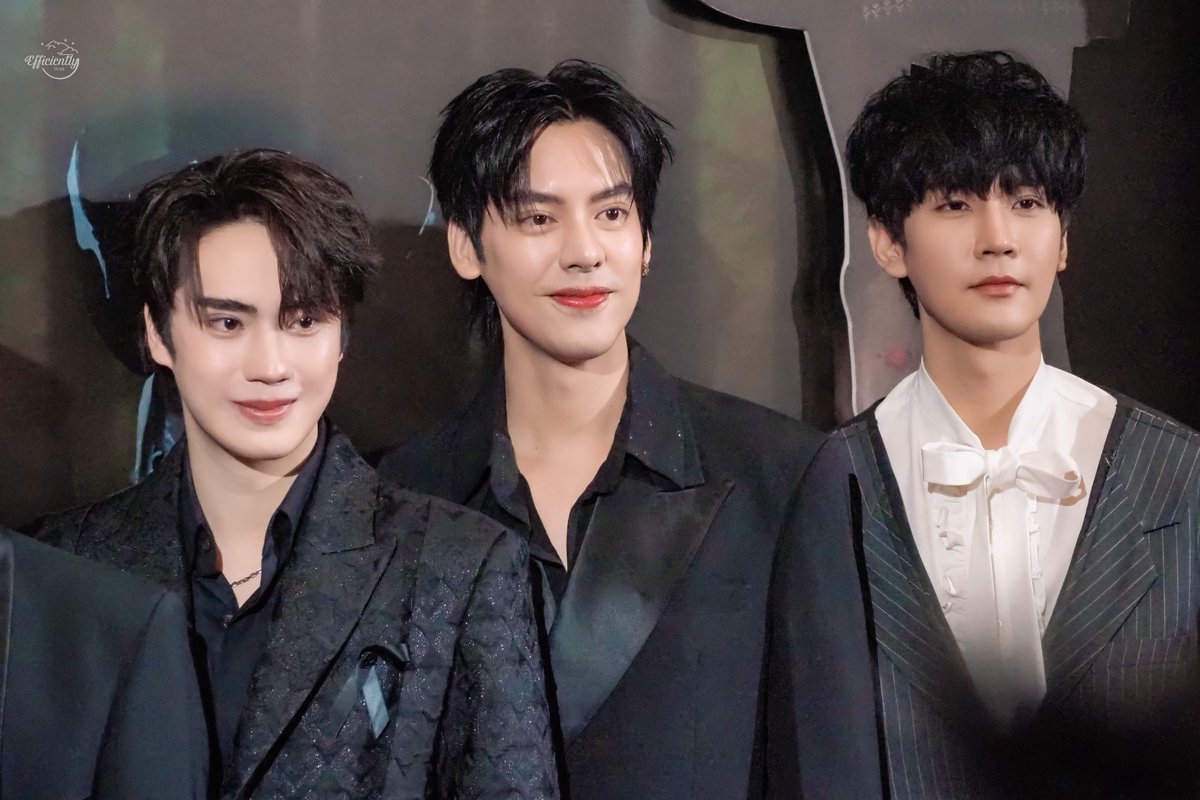 สามหนุ่มหล่อ คิดถึงมากกก

#TaeDarvid #TEeThanapon
#ขุณขิมมอญ