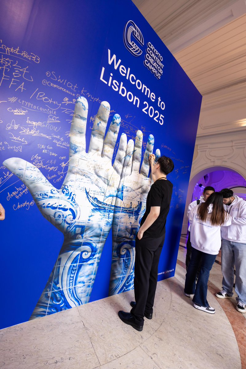 Bybit_Official's tweet image. CCCC might be over but we’re not ready to let go of the energy just yet. ✨

Creators, KOLs, and partners from around the world came together, shared ideas, and pushed the space forward. From booth moments to Creator House, side events, keynotes, panels, workshops, the gala, and…