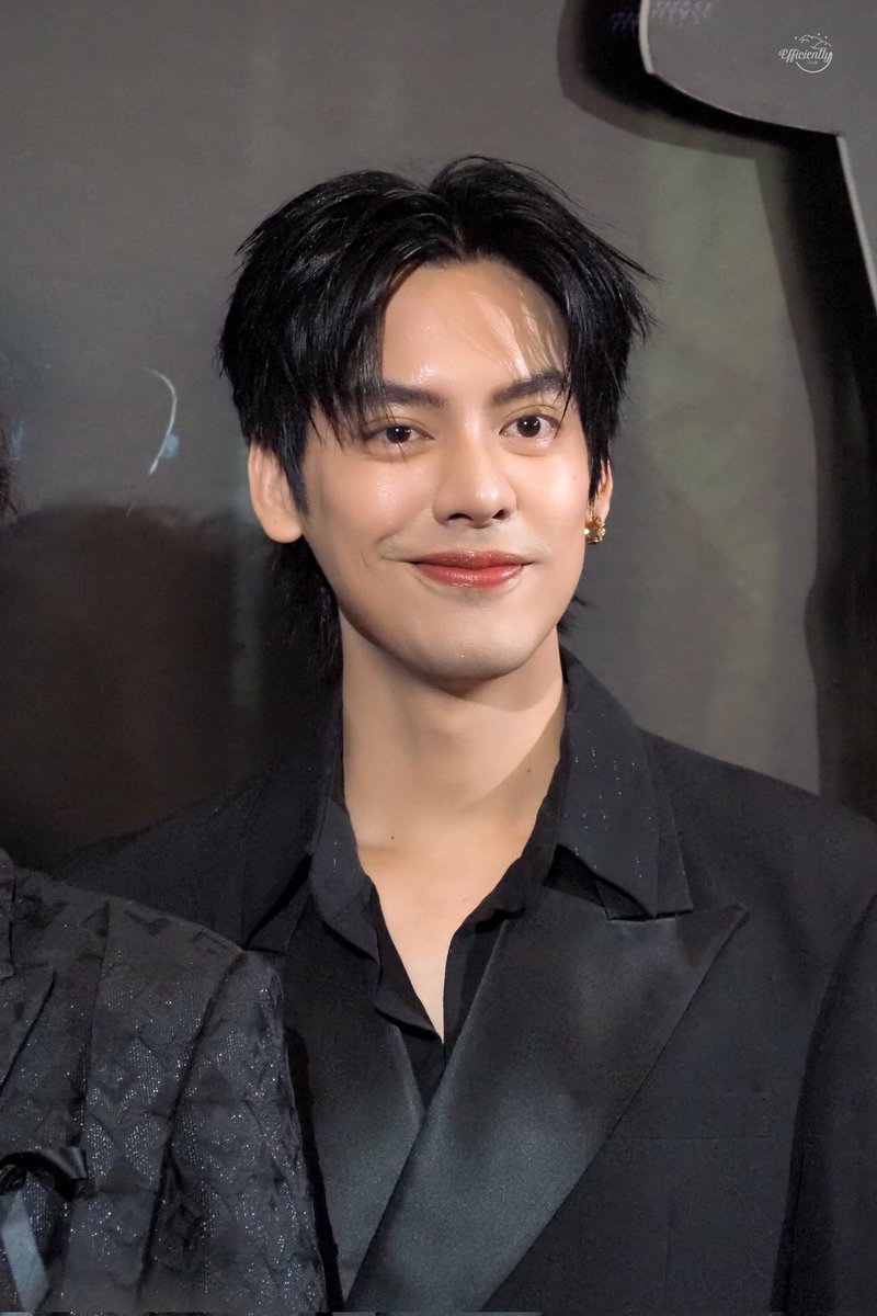 หล่อสุดในใจหนูเลย🫶🏻

#TaeDarvid