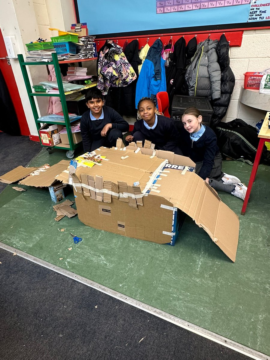 BernadettesSns's tweet image. Mr. Troy’s class put their engineering skills to the test! The class built bridges and tested their stability after learning about the Golden Gate Bridge.