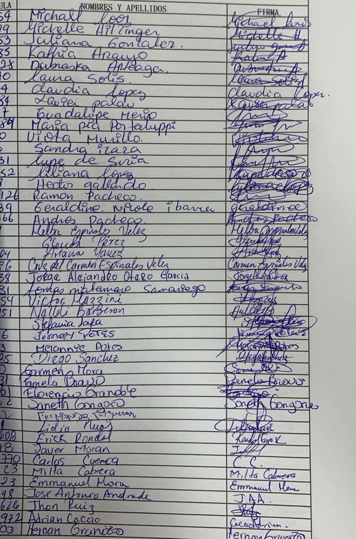 JuanYcaza1's tweet image. ¿Y qué opinan de estas?

Parece que la misma mano milagrosa firmó medio barrio.

Así… y muchísimas más, ingresadas dentro de un proceso.

Una joya de transparencia, ¿no?