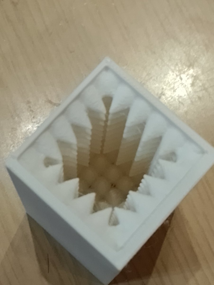 MonoRika3D's tweet image. 謎のトラップがもう一つ完成しました。指をいれると痛いです。＃3Dプリンター ＃ThinkerCAD ＃子育て ＃教育