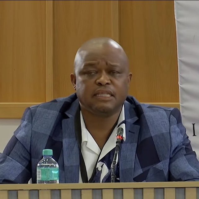 Am_Blujay's tweet image. So this clown 🤡 is claiming that he was tasked to investigate General Mkhwanazi, who sent him to investigate him ? What was the reason for him to investigate him ?

His lies are starting to piss me off you know lying with a straight face acting like we are all idiots…