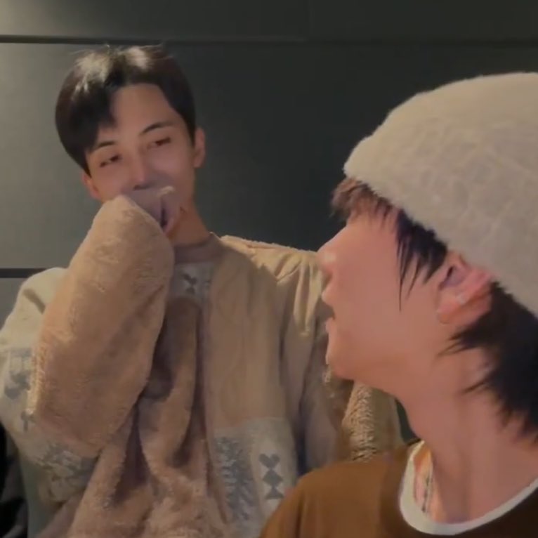 묭 tweet media