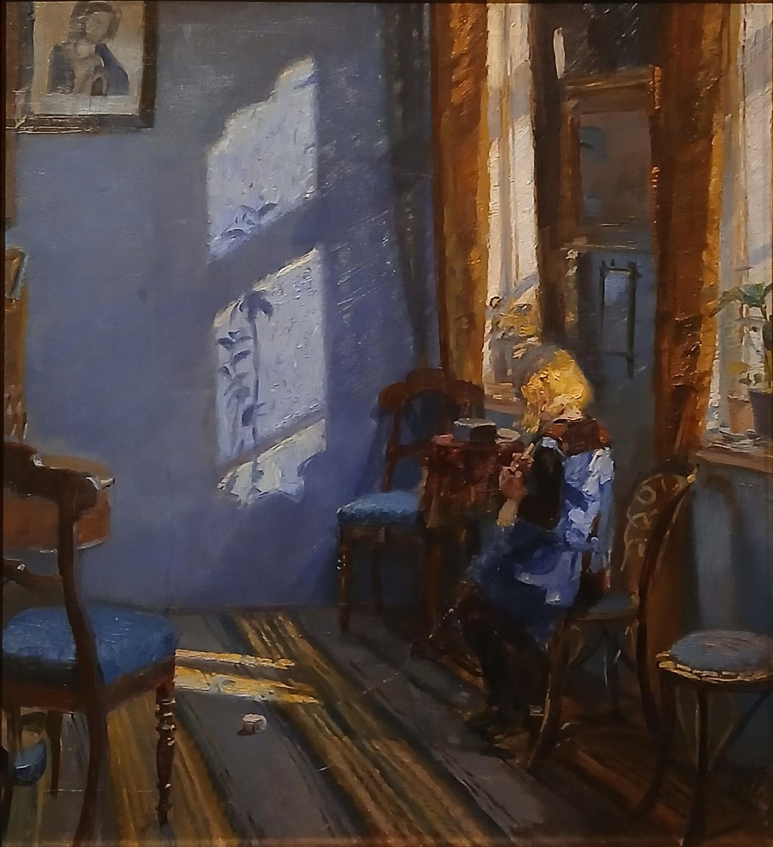 BlogExhibitions's tweet image. The perfect antidote to gloomy winter days? The light-filled paintings of Anna Ancher @DulwichGallery! Read about the show on our blog: art-exhibitions.blogspot.com/2025/11/let-th…. This is Sunlight in the Blue Room, 1891, @SkagensMuseum.