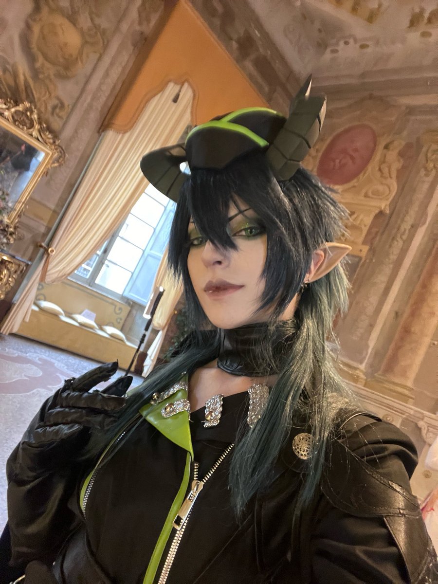 Zekyu_hide's tweet image. Little selfie at the palace 

#マレウスドラコニア　#ツイステ　#ツイステッドワンダーランド #コスプレ　#twistedwonderland #twst #malleusdraconia