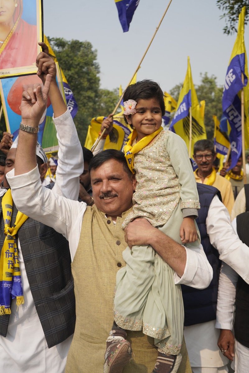 AAPUttarPradesh's tweet image. इंकलाब जिंदाबाद ✊

#रोजगार_दो_सामाजिक_न्याय_दो